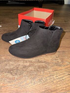 Cat & Jack Black Girls' Faux Suede Ankle Boots